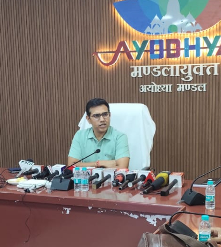 नवागत मंडलायुक्त राजेश कुमार की पहली प्रेस वार्ता, विकास और जनकल्याण को बताया प्राथमिकता नवागत मंडलायुक्त राजेश कुमार की पहली प्रेस वार्ता, विकास और जनकल्याण को बताया प्राथमिकता