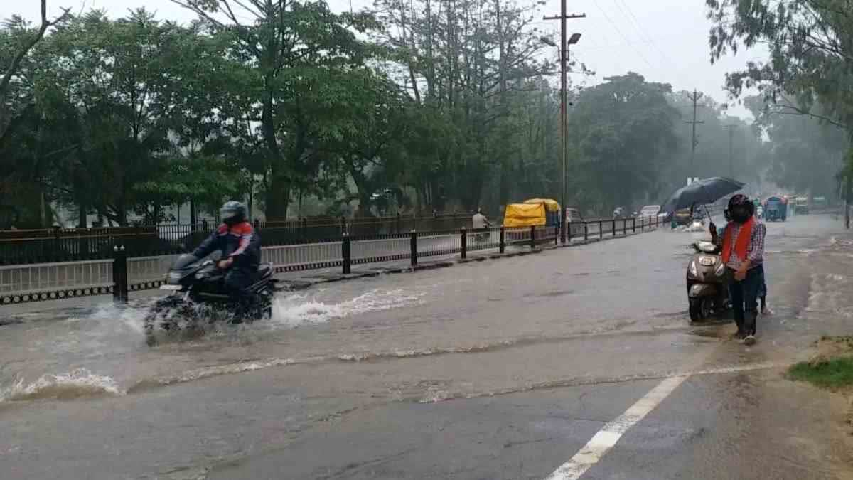 बारिश की फाइल फोटो बारिश की फाइल फोटो