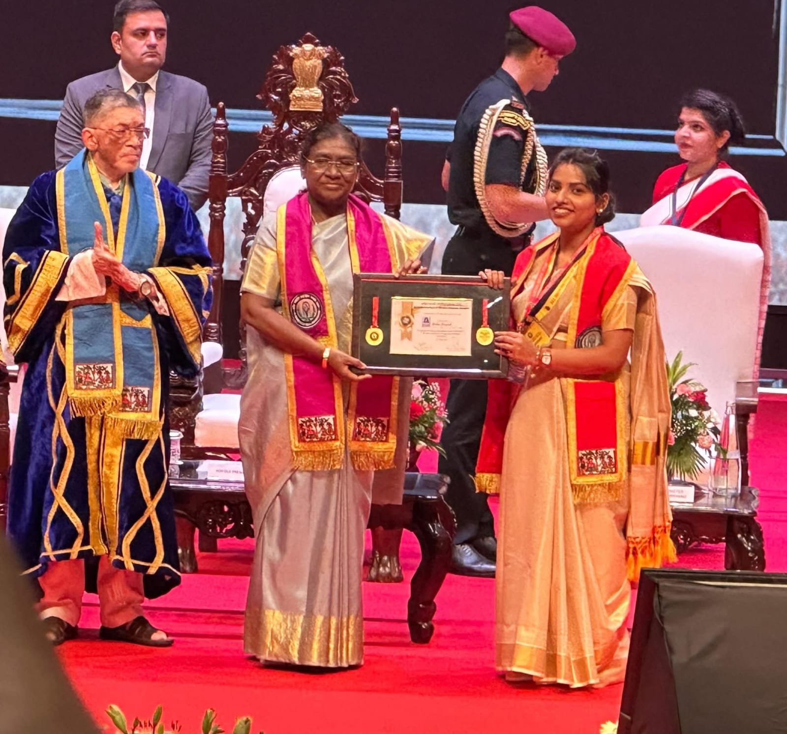 राष्ट्रपति सहित अन्य राष्ट्रपति सहित अन्य