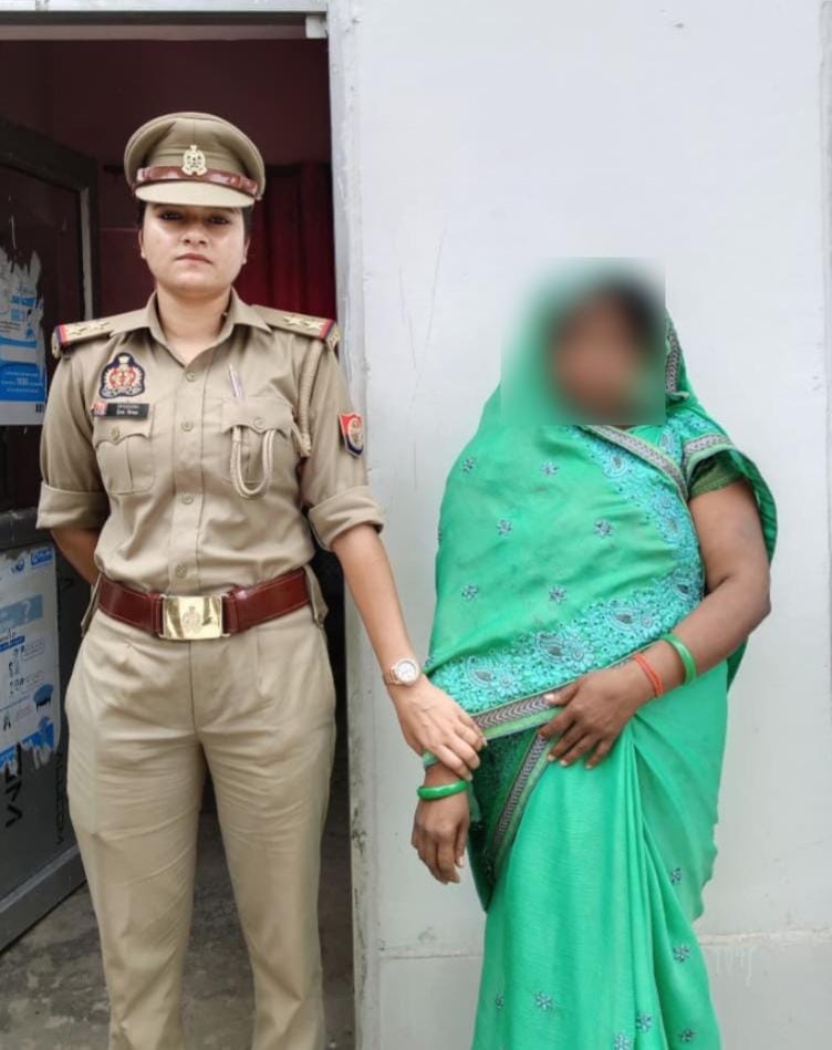 उप्र के प्रयागराज जिले करछना थाना क्षेत्र में आत्महत्या प्रकरण में गिरफ्तार महिला