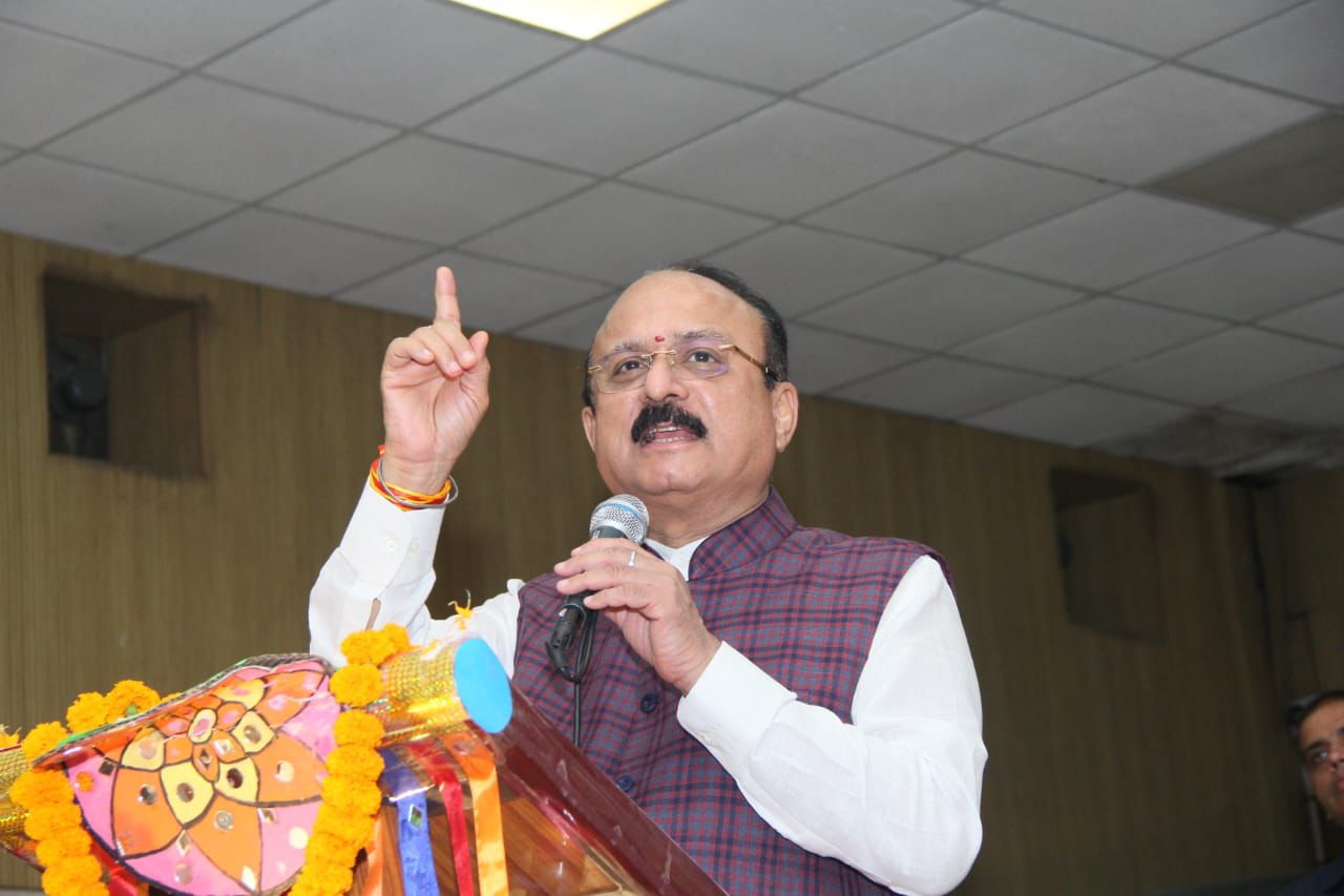 दिल्ली के रोहिणी सेक्टर-3 स्थित सर्वोदय विद्यालय में गुरुवार को प्लेसमेंट ड्राइव व रोजगार मेले शामिल हुए दिल्ली के शिक्षा मंत्री आशीष सूद