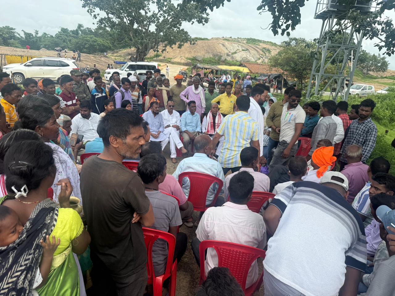 पार्टी की बैठक में कांग्रेस के कार्यकर्ता पार्टी की बैठक में कांग्रेस के कार्यकर्ता
