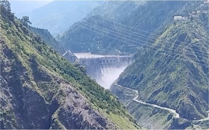 बगलिहार जलविद्युत परियोजना के सभी स्पिलवे गेट खोले गए, आम जनता को नदी के किनारे न जाने की चेतावनी जारी