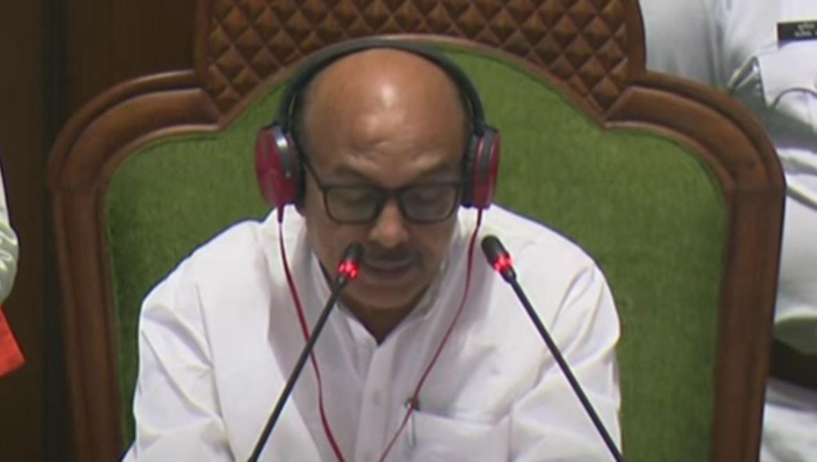 विधानसभा में बोलते हुए विधानसभा अध्यक्ष विधानसभा में बोलते हुए विधानसभा अध्यक्ष
