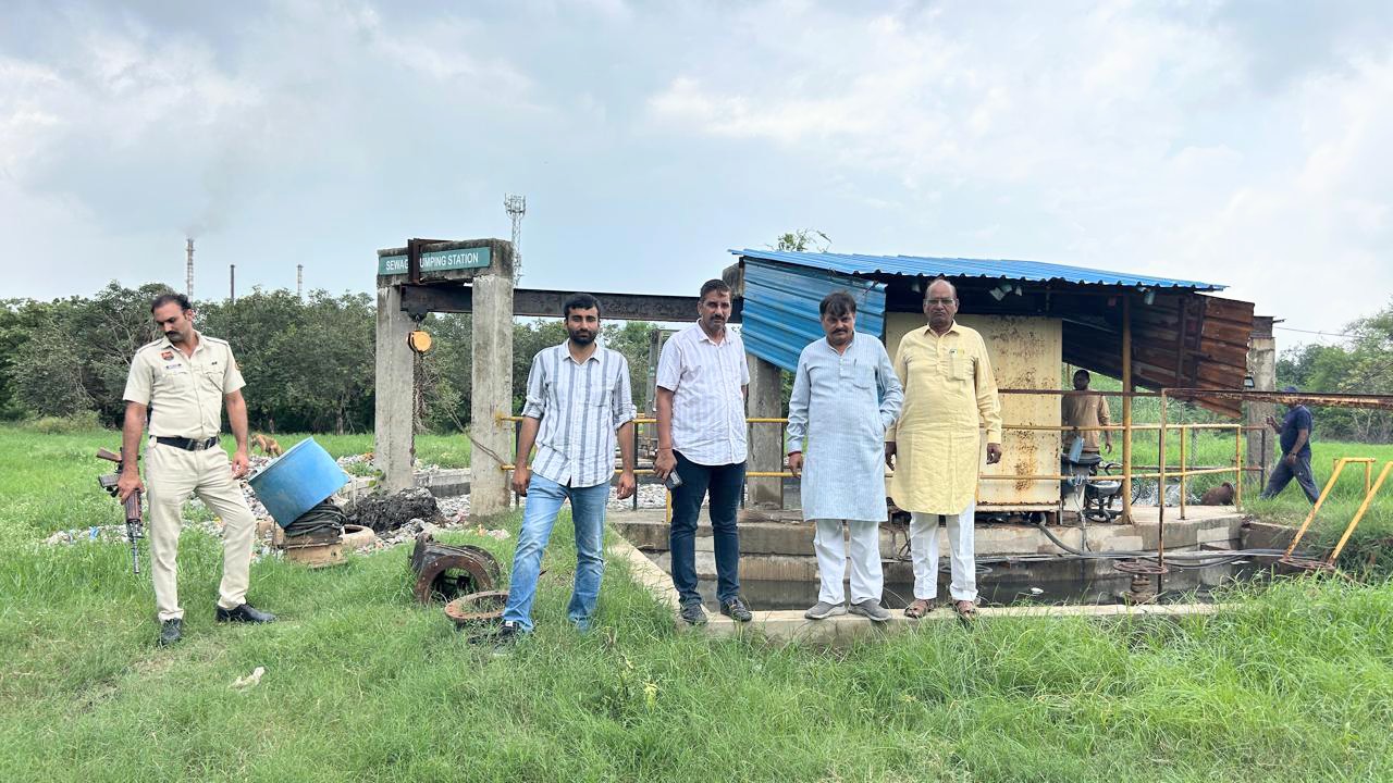 छोटूराम नगर, बहादुरगढ़ के एसटीपी का जायजा लेते चेयरपर्सन प्रतिनिधि रमेश राठी छोटूराम नगर, बहादुरगढ़ के एसटीपी का जायजा लेते चेयरपर्सन प्रतिनिधि रमेश राठी