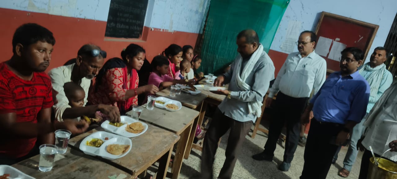 यमुना और बेतवा की उफान से हमीरपुर शहर में कई मुहल्ले जलमग्न
