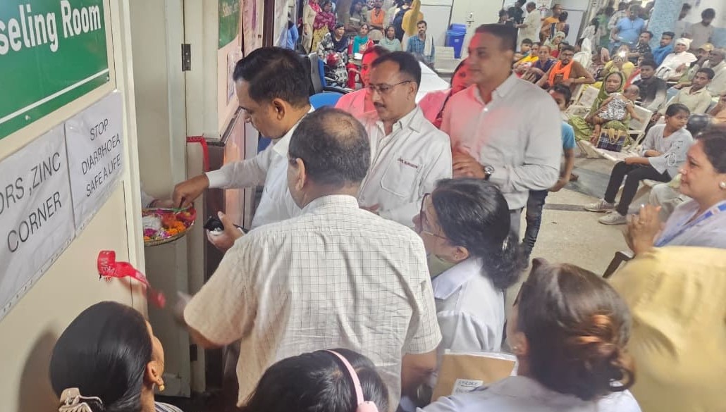 विश्व स्तनपान दिवस का शुभारंभ करते उपायुक्त वीरेंद्र दहिया विश्व स्तनपान दिवस का शुभारंभ करते उपायुक्त वीरेंद्र दहिया