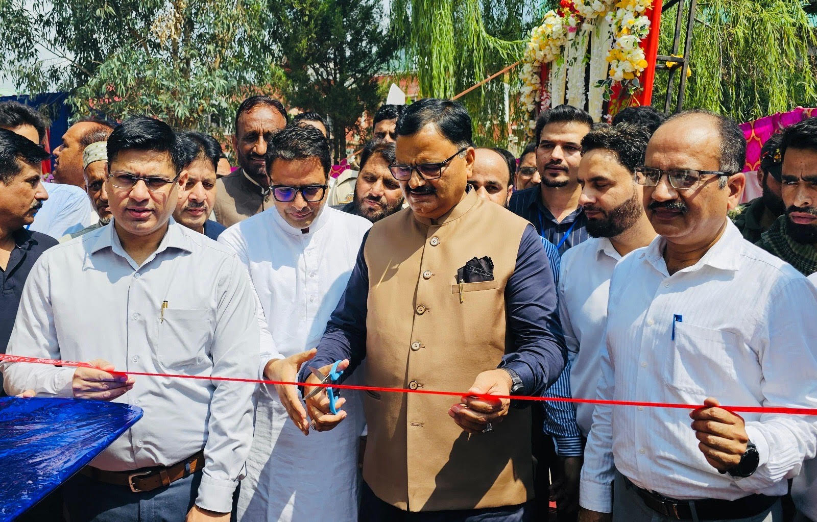 Rana inaugurated Aakansha Haat in Poonch Rana inaugurated Aakansha Haat in Poonch