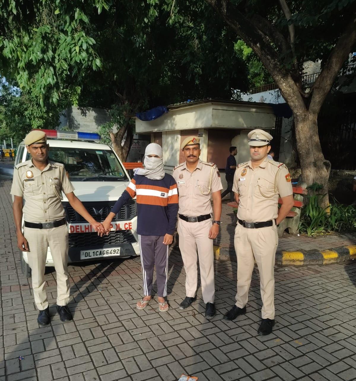 हत्या के प्रयास के मामले में पकड़े गए आरोपित की फोटो