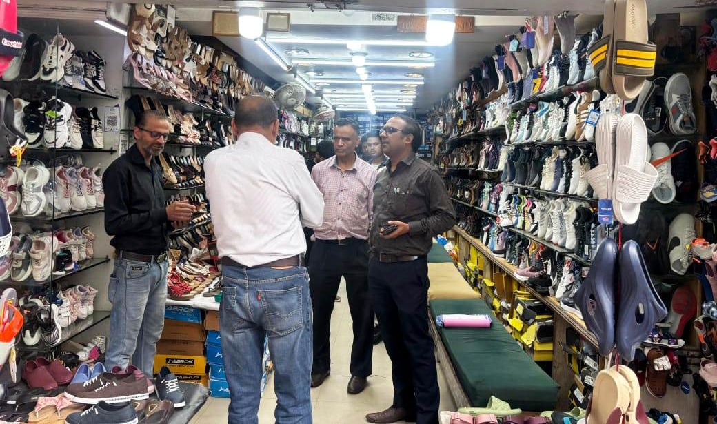 नैनीताल की प्रतिष्ठित जूते की दुकान में राज्य कर विभाग की छापेमारी