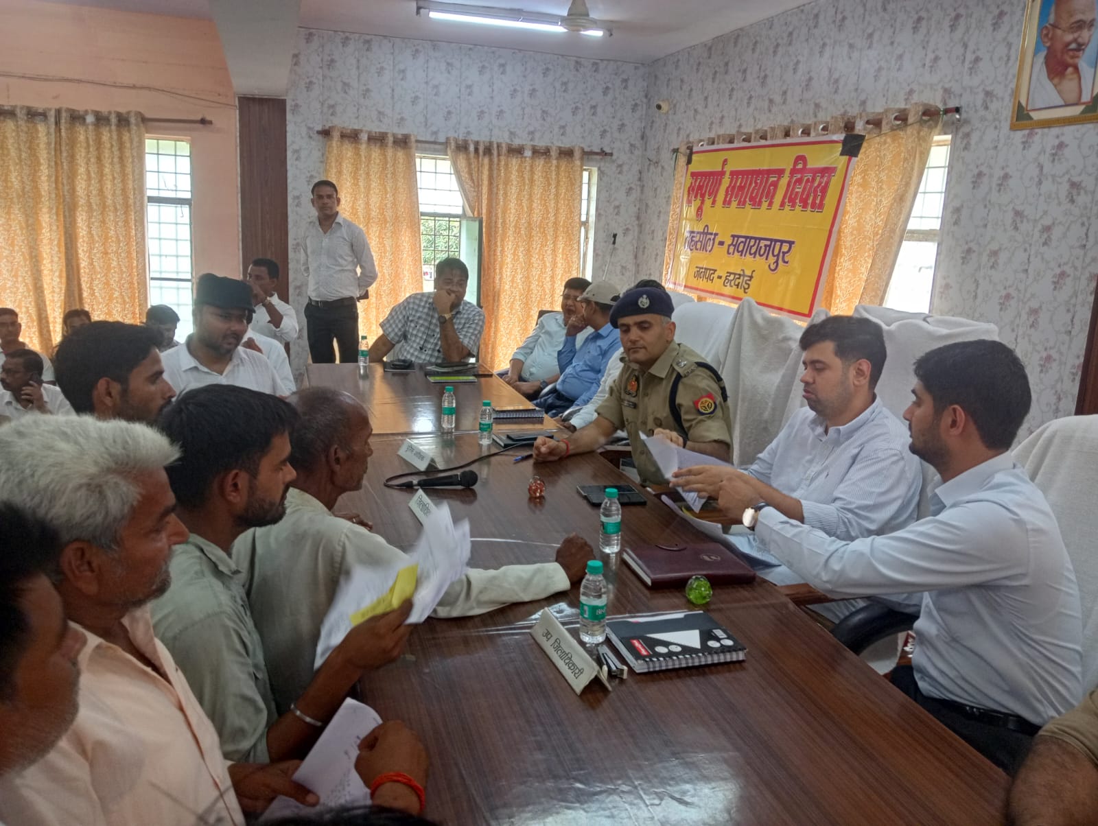 पात्रों को कृषि, आवास, मत्स्य व कुम्हारी कला के पट्टों का आवंटन किया जायेः-अनुनय झा गंभीर भूमि विवाद की दशा में राजस्व विभाग व पुलिस की टीम मौके पर जायेः-नीरज जादौन पात्रों को कृषि, आवास, मत्स्य व कुम्हारी कला के पट्टों का आवंटन किया जायेः-अनुनय झा गंभीर भूमि विवाद की दशा में राजस्व विभाग व पुलिस की टीम मौके पर जायेः-नीरज जादौन