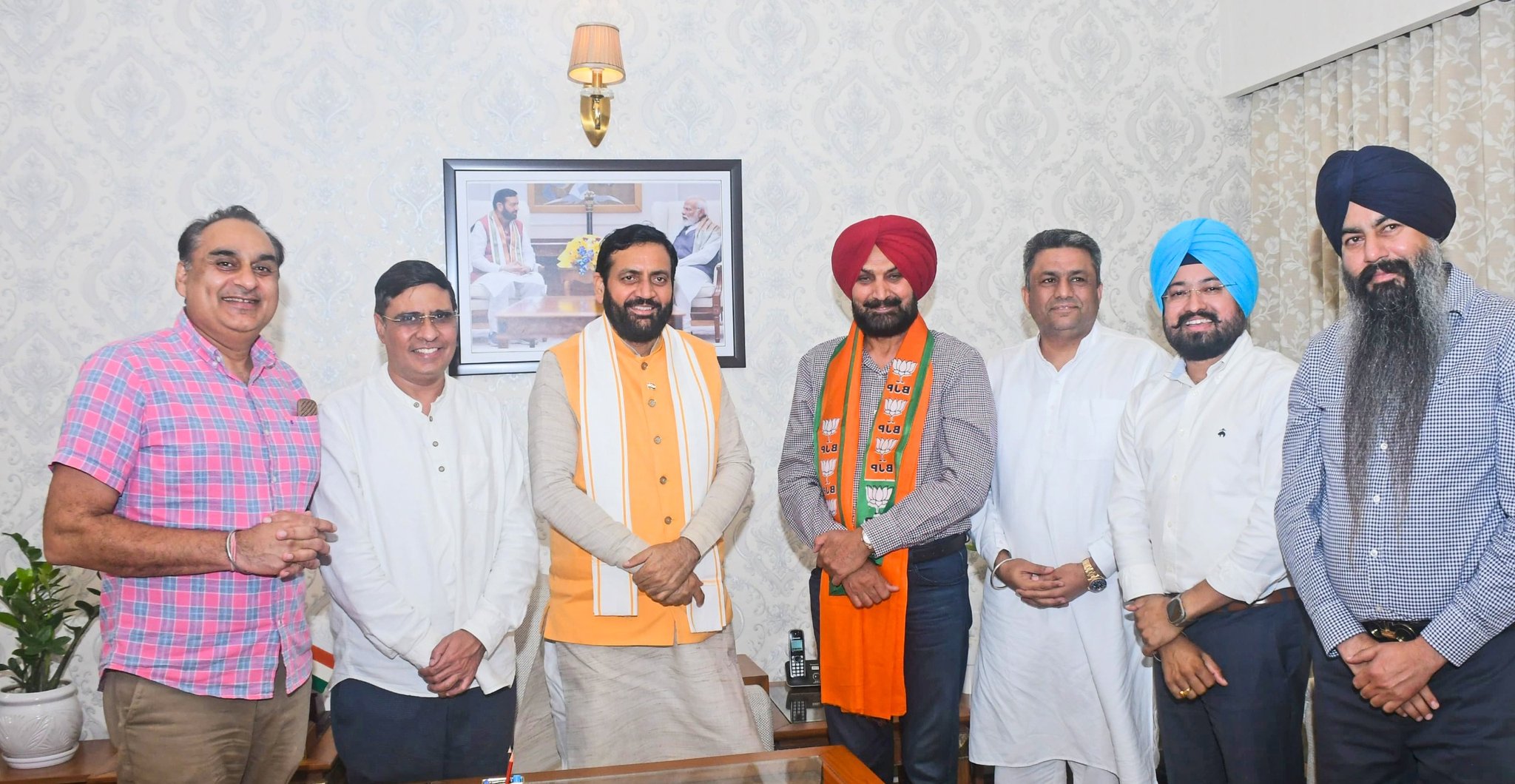 भाजपा में शामिल हाेते अकाली नेता गिल भाजपा में शामिल हाेते अकाली नेता गिल