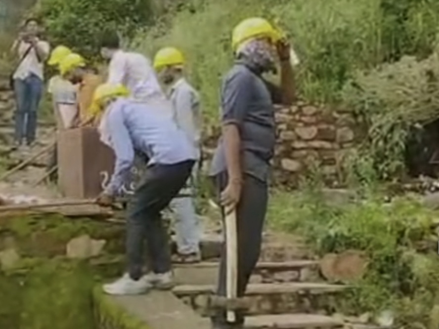 अजमेर के तारागढ़ क्षेत्र में वन भूमि पर व्यापक अतिक्रमण हटाने की कार्रवाई शुरू अजमेर के तारागढ़ क्षेत्र में वन भूमि पर व्यापक अतिक्रमण हटाने की कार्रवाई शुरू