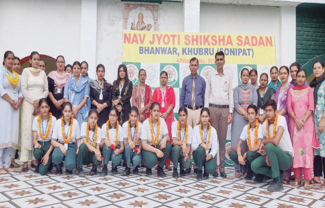 सोनीपत: सौनिकों के लिए राखी भेजने वाले सम्मानित सोनीपत: सौनिकों के लिए राखी भेजने वाले सम्मानित