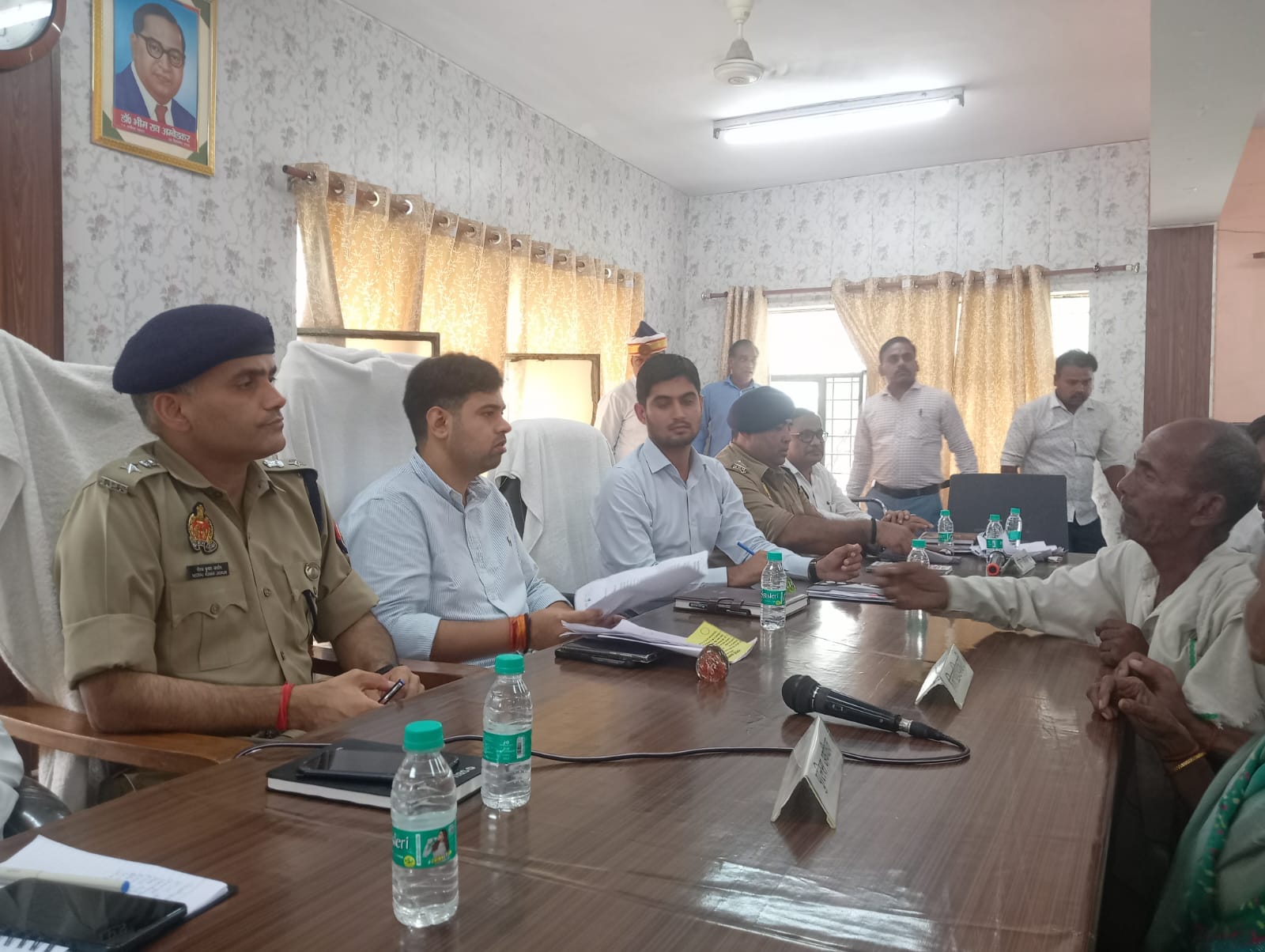 पात्रों को कृषि, आवास, मत्स्य व कुम्हारी कला के पट्टों का आवंटन किया जायेः-अनुनय झा गंभीर भूमि विवाद की दशा में राजस्व विभाग व पुलिस की टीम मौके पर जायेः-नीरज जादौन पात्रों को कृषि, आवास, मत्स्य व कुम्हारी कला के पट्टों का आवंटन किया जायेः-अनुनय झा गंभीर भूमि विवाद की दशा में राजस्व विभाग व पुलिस की टीम मौके पर जायेः-नीरज जादौन