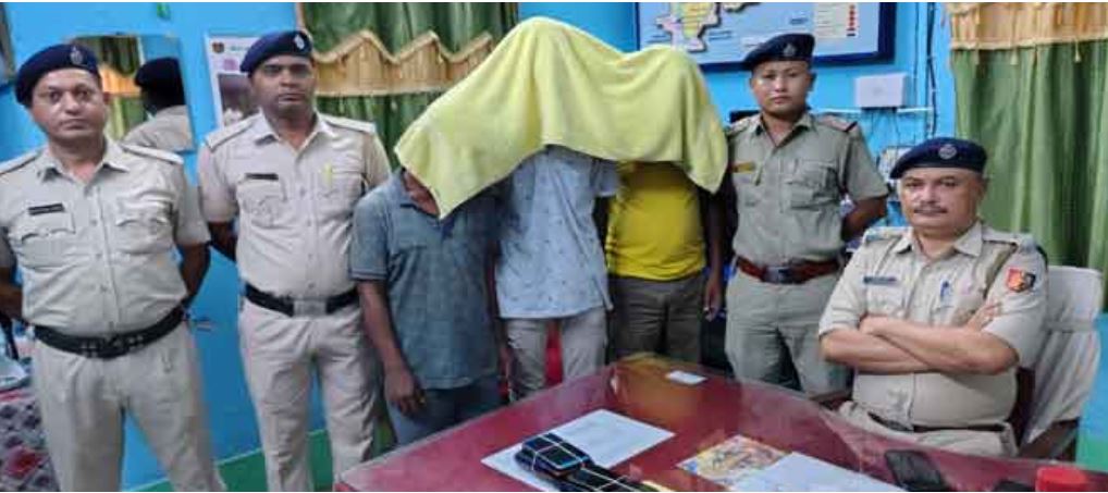 जीआरपी थाने में गिरफ्तार आरोपितों से पूछताछ करती पुलिस जीआरपी थाने में गिरफ्तार आरोपितों से पूछताछ करती पुलिस