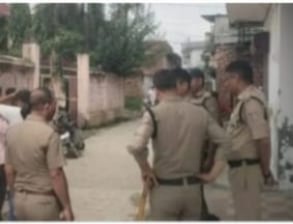 मौके पर तैनात पुलिस मौके पर तैनात पुलिस