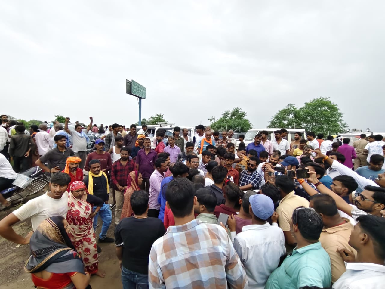 बाढ़ ने ले ली एक युवक की जान