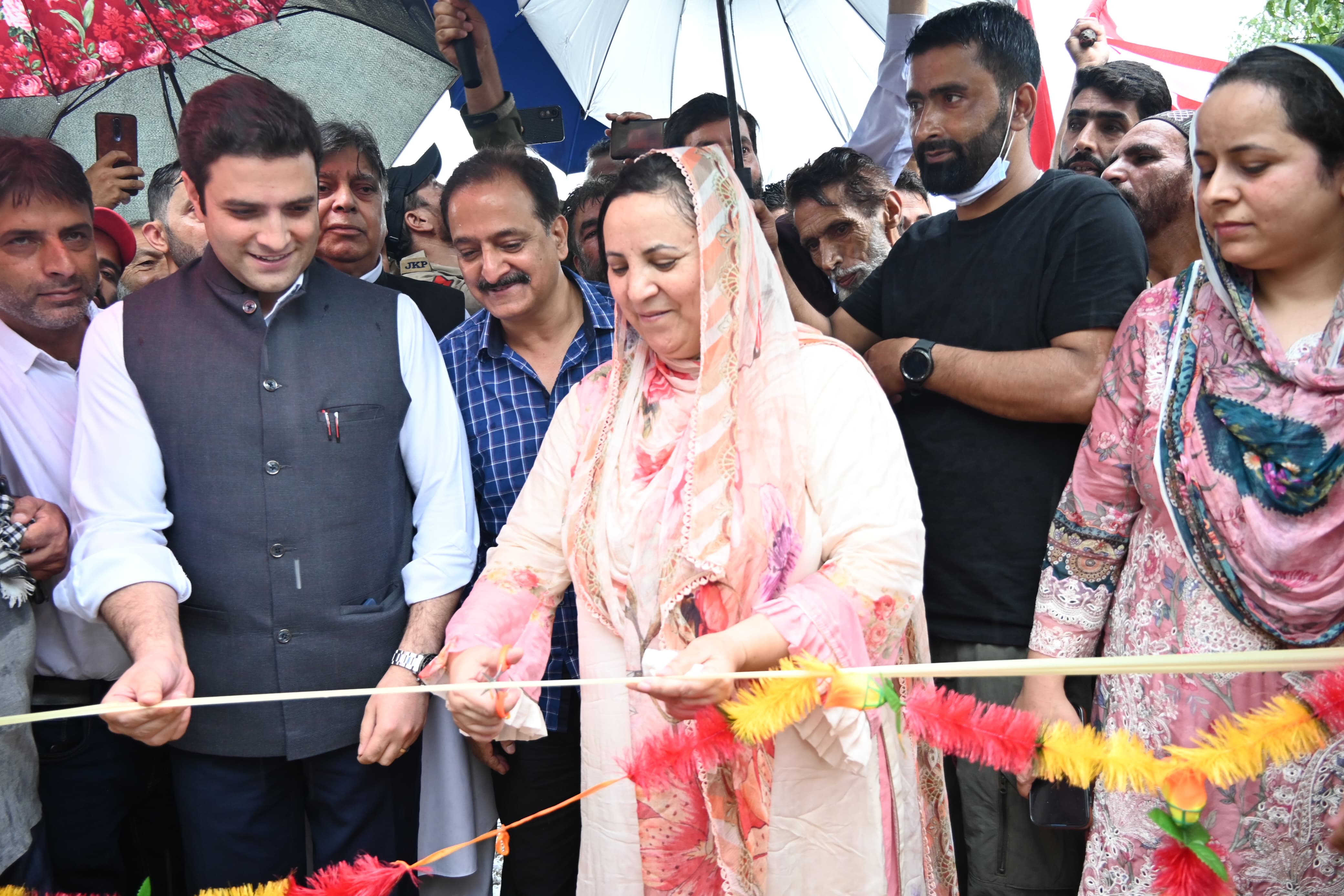 सकीना इत्तू ने मंज़गाम, कुलगाम में 10 एमवीए रिसीविंग स्टेशन की आधारशिला रखी