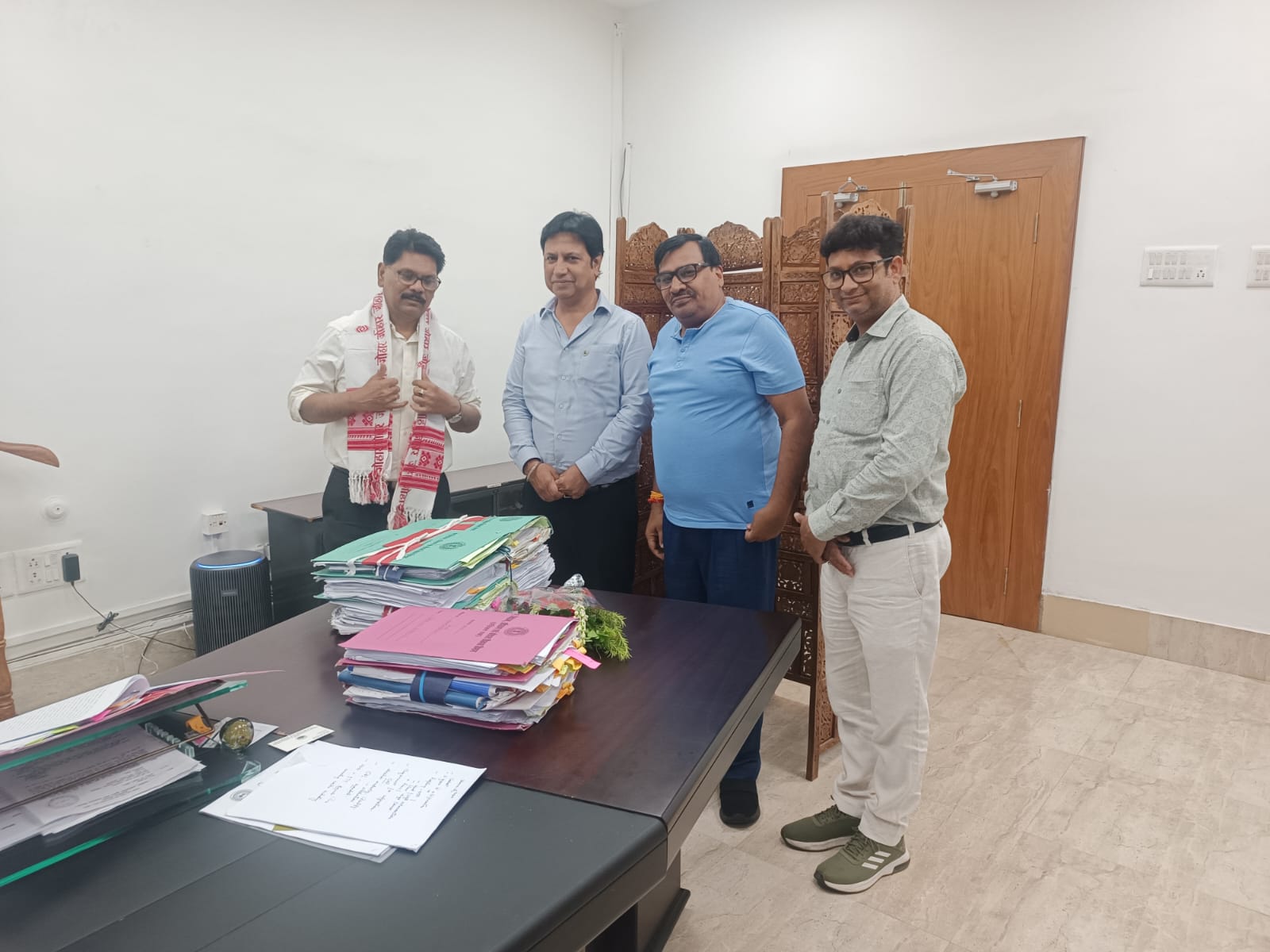 श्रम आयोग से मुलाकात करते चेंबर के पदाधिकारी श्रम आयोग से मुलाकात करते चेंबर के पदाधिकारी
