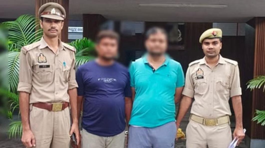 हरिद्वार में रेलवे स्टेशन पर कैंटीन में काम करने वाले देव ठाकुर की हत्या के आरोप में गिरफ्तार हिमांशु सिंह व अंकित ठाकुर।