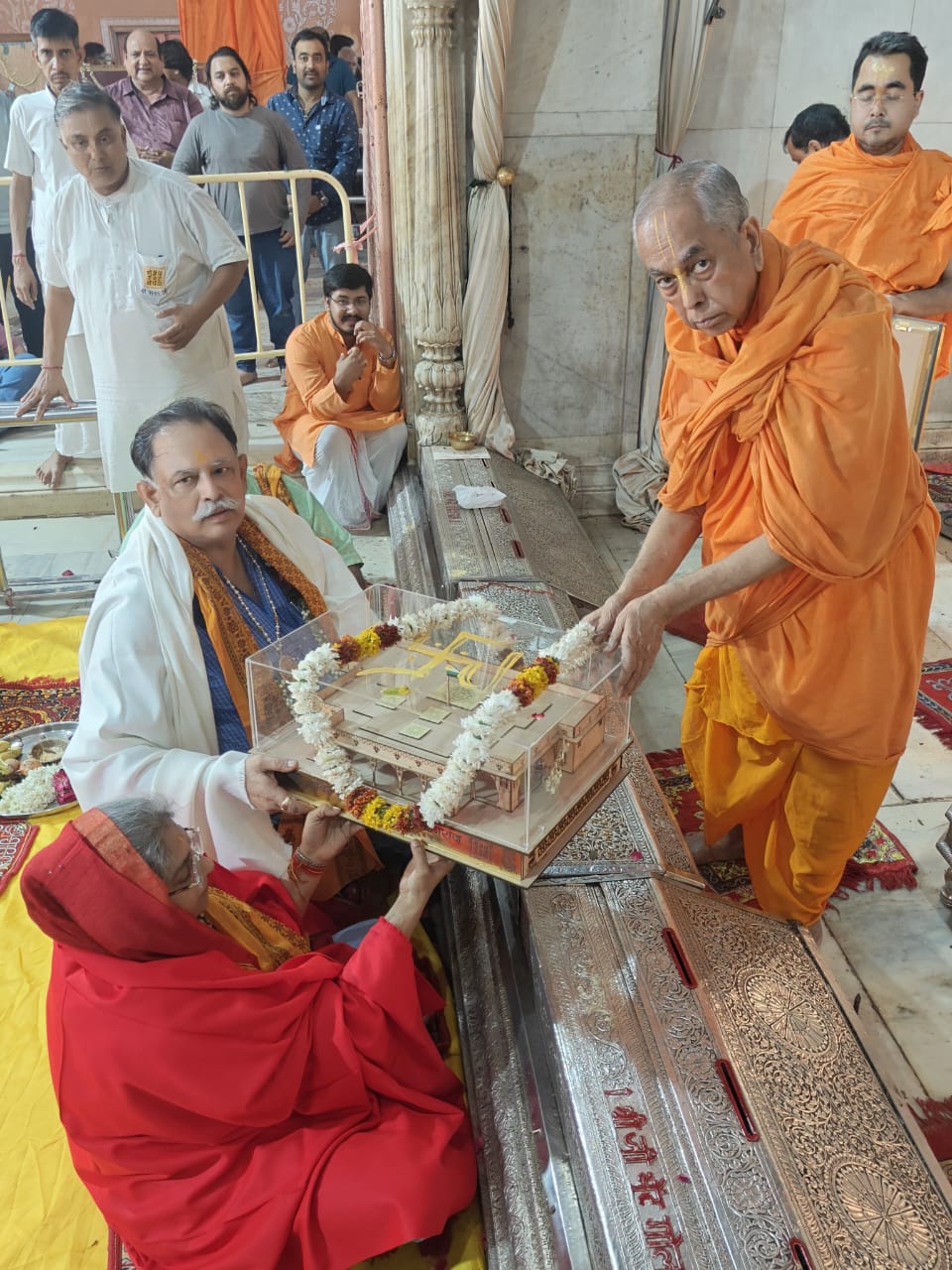 मुख्य न्यायाधीश के. आर. श्रीराम ने किए ठाकुर श्री गोविंद देवजी के दर्शन मुख्य न्यायाधीश के. आर. श्रीराम ने किए ठाकुर श्री गोविंद देवजी के दर्शन