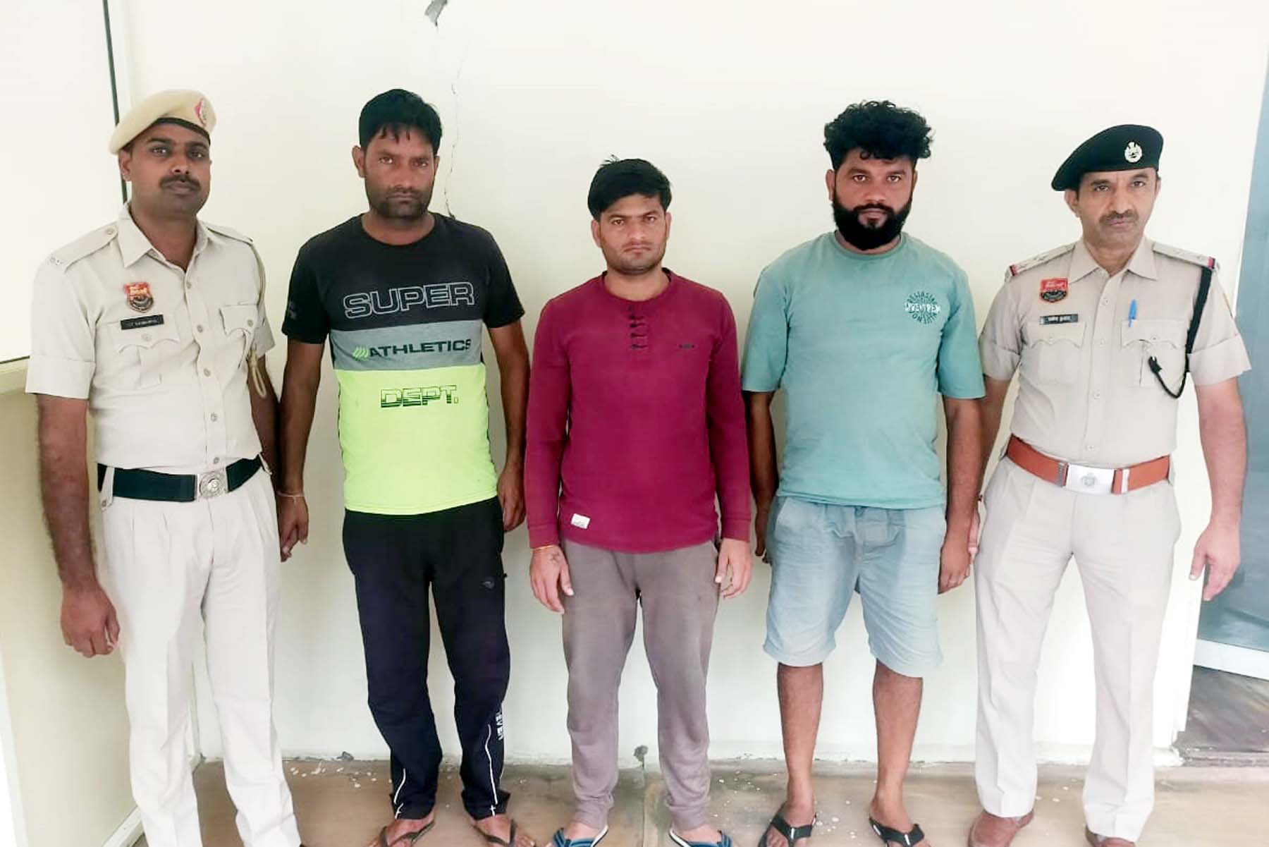गुरुग्राम में बैंक खाते में फर्जी वाड़े से ठगी के आरोपी पुलिस गिरफ्त में।
