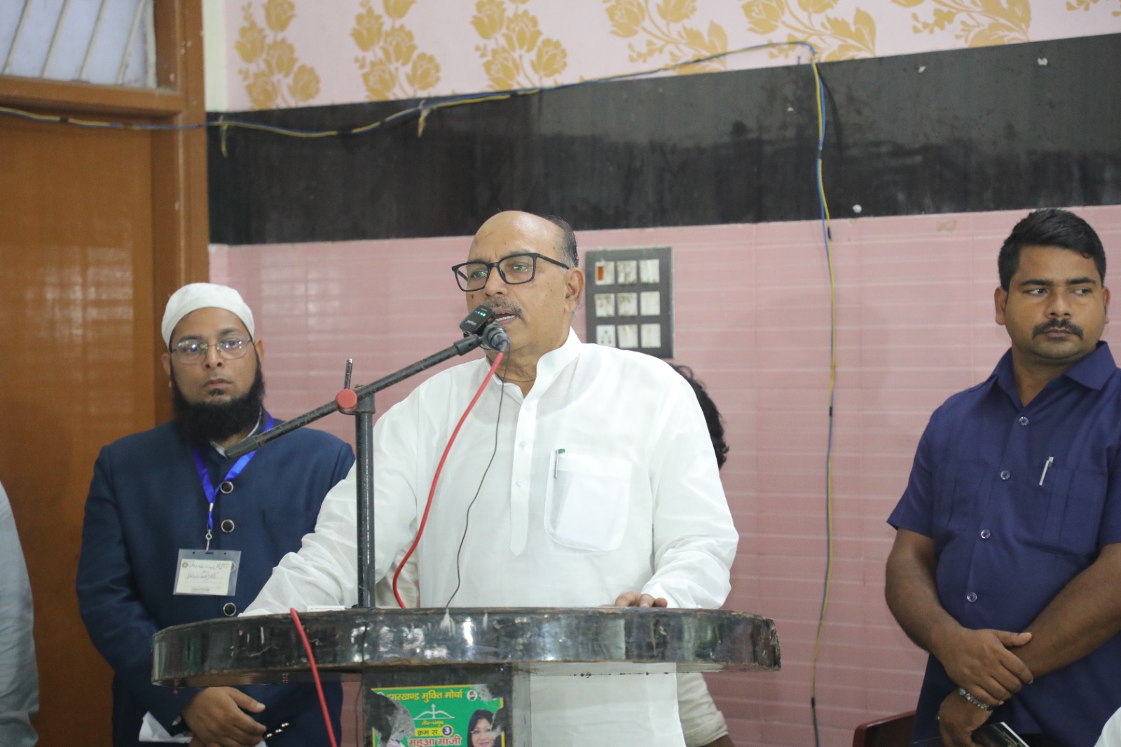 कार्यक्रम में बोलते हुए विधानसभा अध्यक्ष कार्यक्रम में बोलते हुए विधानसभा अध्यक्ष