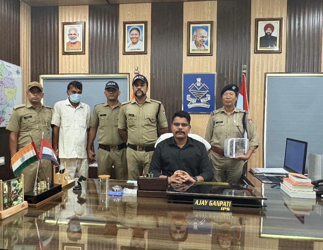 पुलिस द्वारा गिरफ्तार स्मैक तस्कर