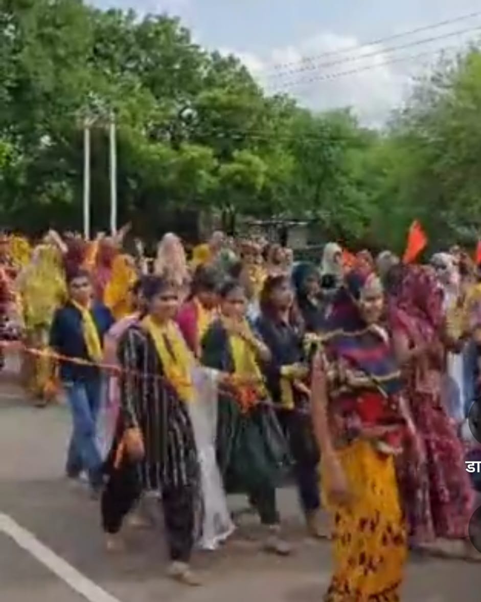 कावड़ यात्रा,ओंकारेश्वर महादेव का किया जलाअभिषेक