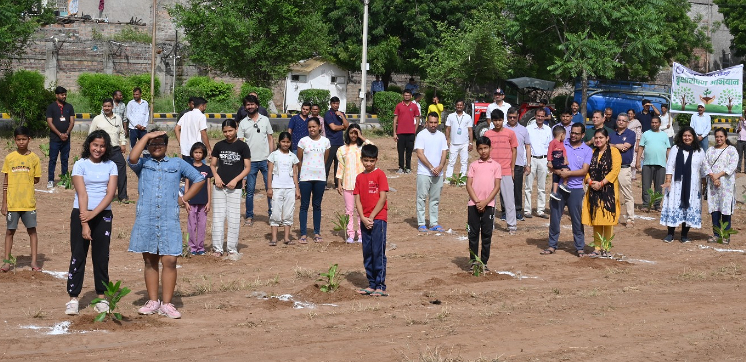 रक्षा प्रयोगशाला में मेगा वृक्षारोपण के द्वितीय चरण की शुरुआत