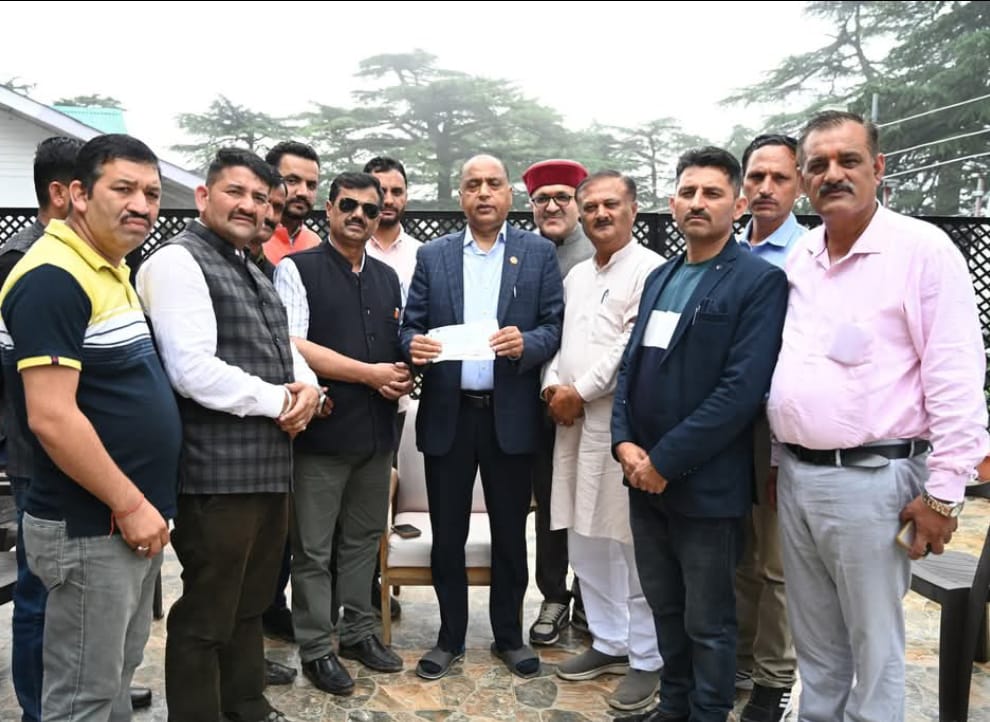नोहराधार मंडल भाजपा ने मंडी आपदा पीड़ितों के लिए जताया सहयोग, ₹1.05 लाख की धनराशि भेंट
