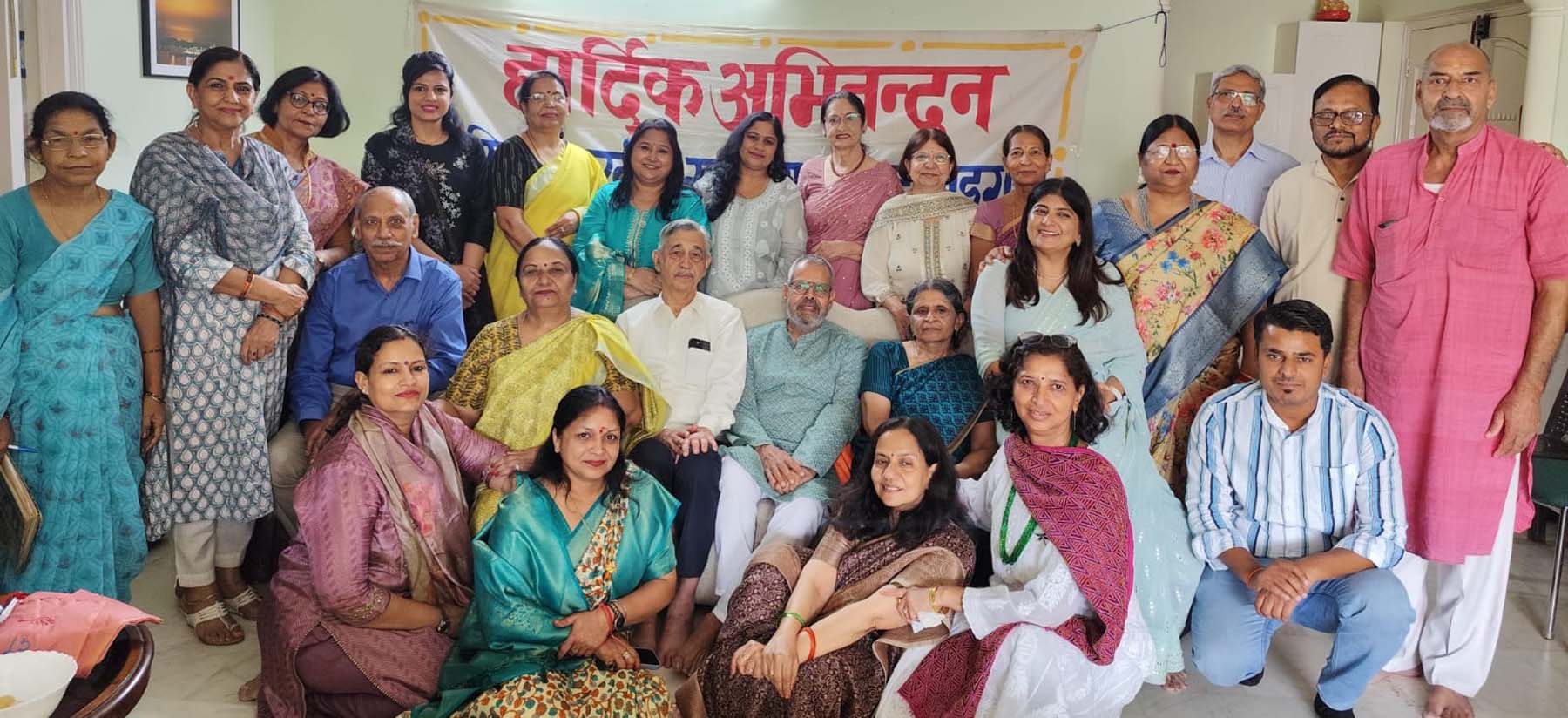 गुरुग्राम में अखिल भारीतय साहित्य परिषद की ओर से आयोजित परिचर्चा में शामिल अतिथि एवं सदस्यगण।