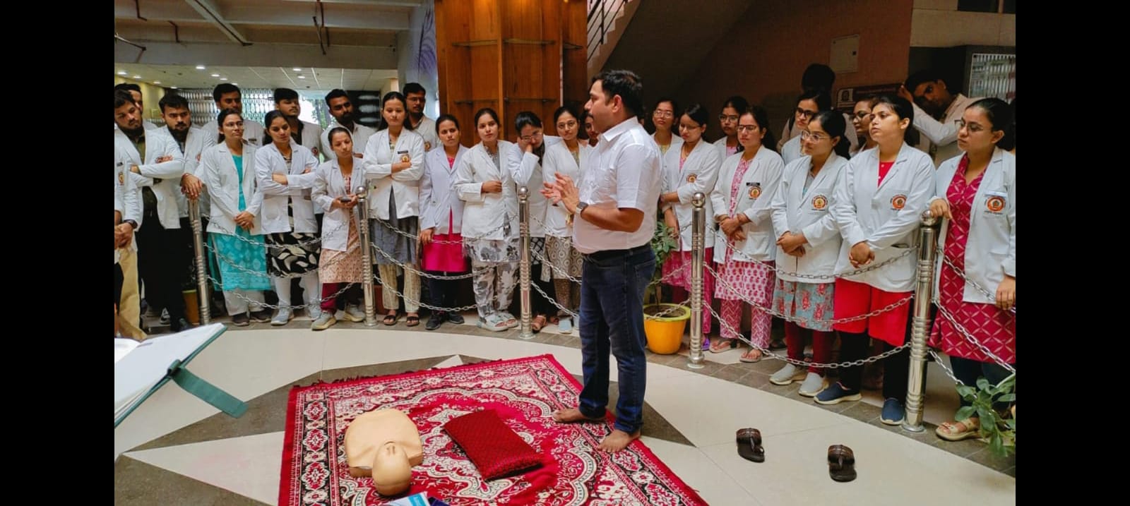 एमजीयूजी के आयुर्वेद कॉलेज में बेसिक लाइफ सपोर्ट पर कार्यशाला का आयोजन* एमजीयूजी के आयुर्वेद कॉलेज में बेसिक लाइफ सपोर्ट पर कार्यशाला का आयोजन*