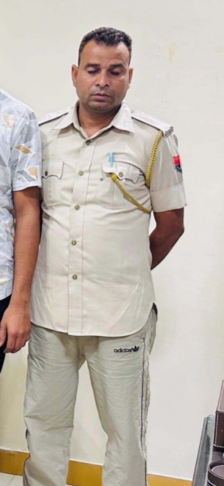 हेड कांस्टेबल एक हजार रुपये की रिश्वत लेते गिरफ्तार हेड कांस्टेबल एक हजार रुपये की रिश्वत लेते गिरफ्तार