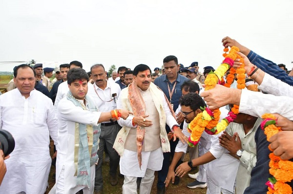 मुख्यमंत्री मोहन यादव व केंद्रीय संचार मंत्री सिंधिया ने किया बाढ़ प्रभावित इलाकों का संयुक्त निरीक्षण मुख्यमंत्री मोहन यादव व केंद्रीय संचार मंत्री सिंधिया ने किया बाढ़ प्रभावित इलाकों का संयुक्त निरीक्षण