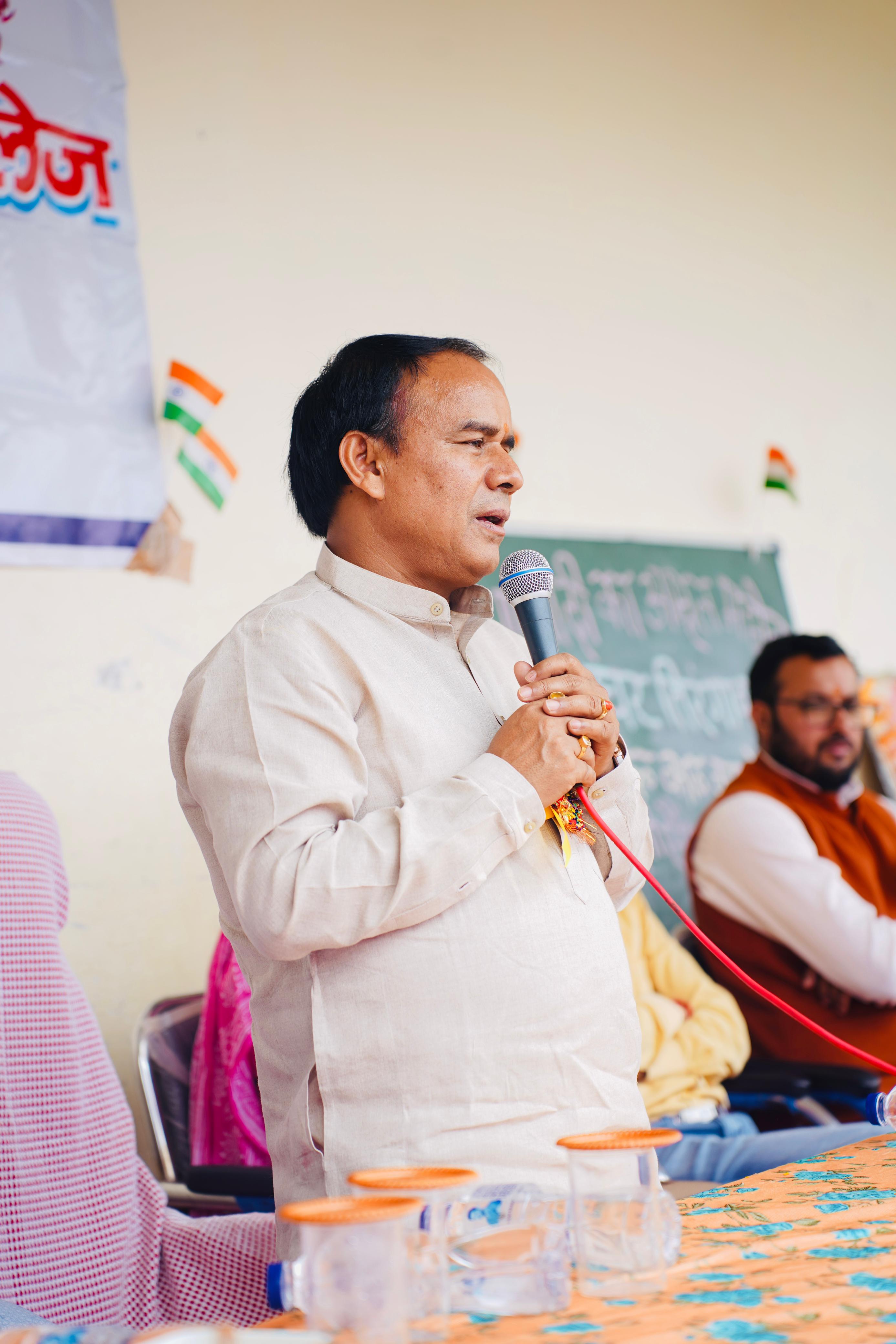 पौड़ी के थलीसैंण में आयोजित कार्यक्रम में बोलते कैबिनेट मंत्री डा.धन सिंह रावत पौड़ी के थलीसैंण में आयोजित कार्यक्रम में बोलते कैबिनेट मंत्री डा.धन सिंह रावत