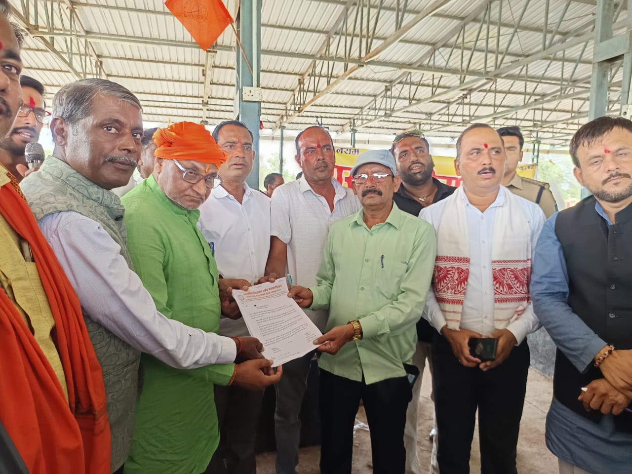 भ्रष्टाचार की भेंट चढ़ी यूरिया डीएपी की वितरण व्यवस्था, भ्रष्टाचार की भेंट चढ़ी यूरिया डीएपी की वितरण व्यवस्था,