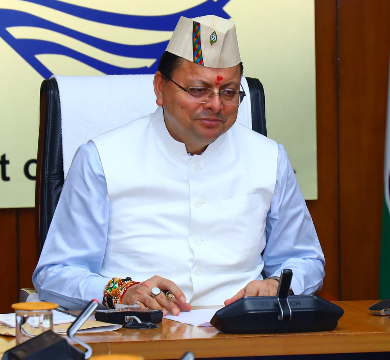मुख्यमंत्री पुष्कर सिंह धामी स्वयं सहायता समूहों से वर्चुअल संवाद करते। मुख्यमंत्री पुष्कर सिंह धामी स्वयं सहायता समूहों से वर्चुअल संवाद करते।