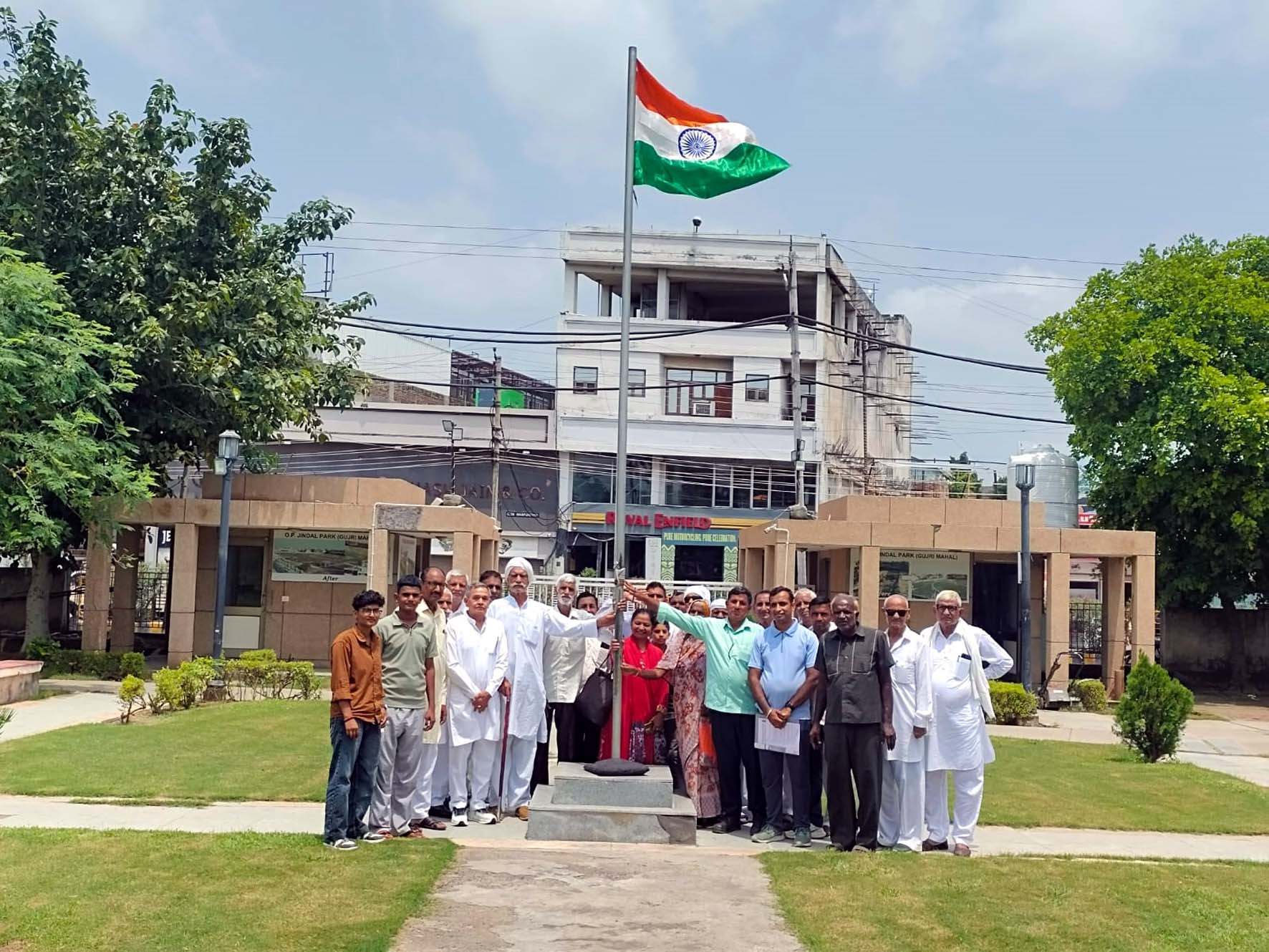 बैठक में उपस्थित संगठन के पदाधिकारी, सदस्य एवं स्वतंत्रता सेनानियों के उत्तराधिकारी। बैठक में उपस्थित संगठन के पदाधिकारी, सदस्य एवं स्वतंत्रता सेनानियों के उत्तराधिकारी।