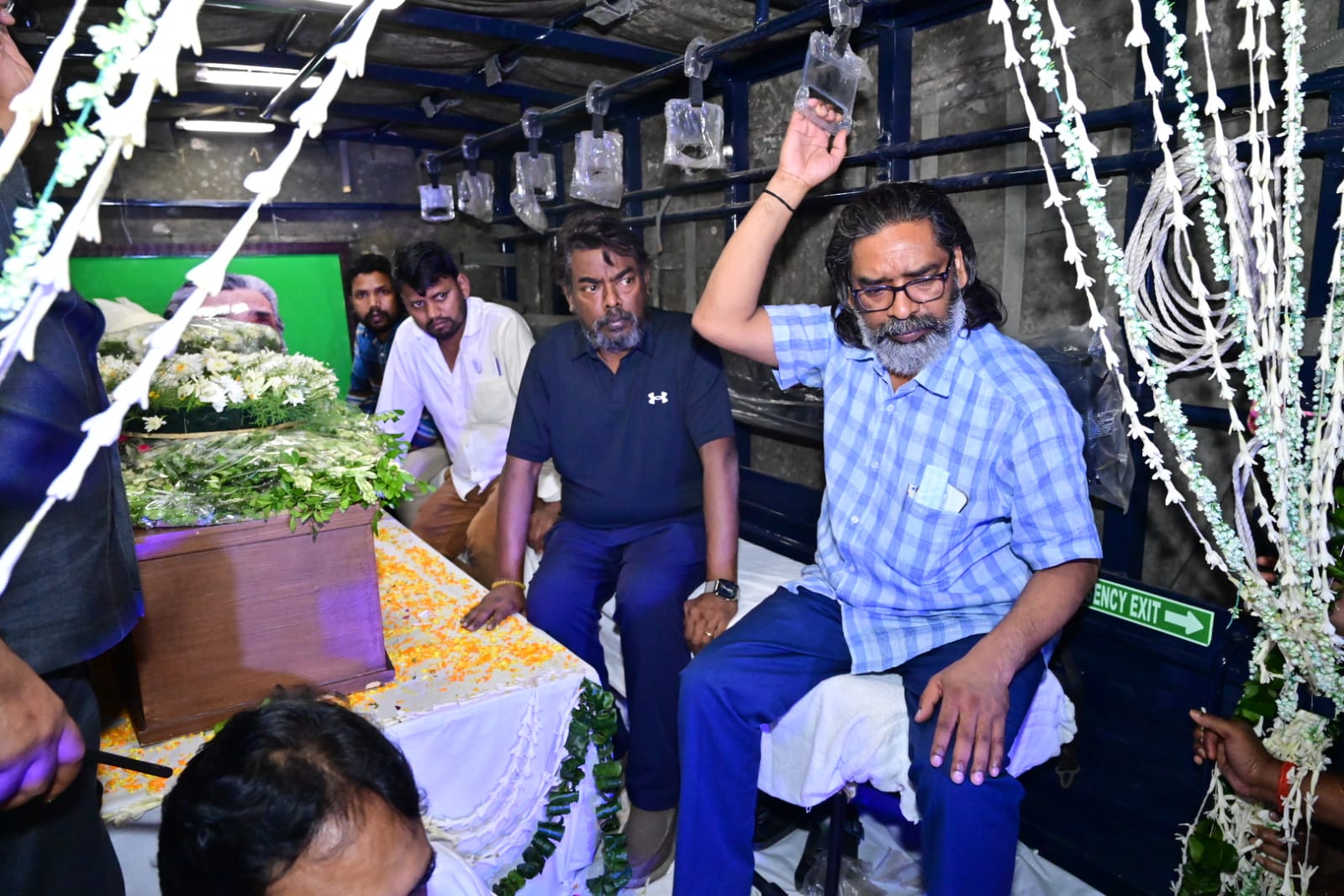 एयरपोर्ट की तस्वीर
