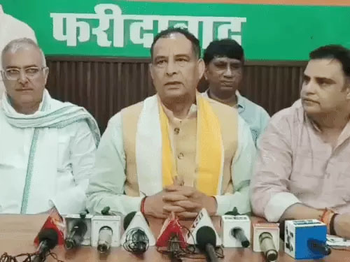 भाजपा प्रदेशाध्यक्ष मोहनलाल बड़ौली पत्रकार वार्ता करते हुए भाजपा प्रदेशाध्यक्ष मोहनलाल बड़ौली पत्रकार वार्ता करते हुए