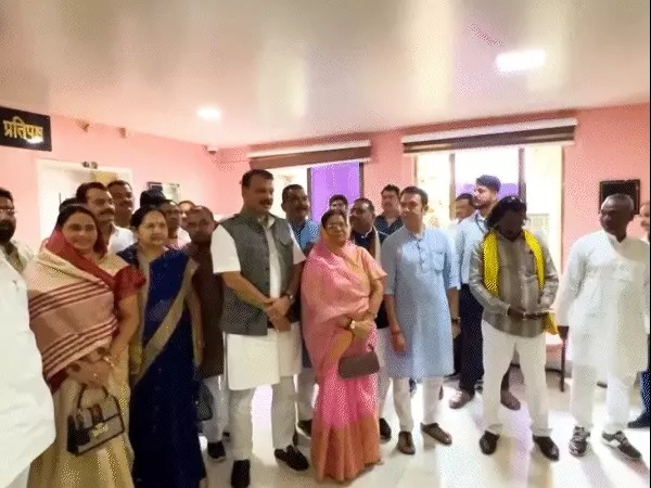 नेता प्रतिपक्ष उमंग सिंघार के नेतृत्व में विपक्ष ने उठाया वन अधिकार पट्टों का मुद्दा नेता प्रतिपक्ष उमंग सिंघार के नेतृत्व में विपक्ष ने उठाया वन अधिकार पट्टों का मुद्दा