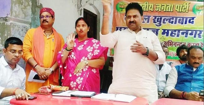 सम्बोधित करते महेश चंद्र श्रीवास्तव सम्बोधित करते महेश चंद्र श्रीवास्तव