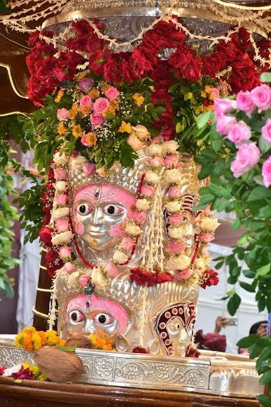 हाथी, घोड़ा, पालकी के साथ निकली भगवान भगवान पशुपतिनाथ की राजसी सवारी, विभिन्न स्थानों पर हुुआ स्वागत हाथी, घोड़ा, पालकी के साथ निकली भगवान भगवान पशुपतिनाथ की राजसी सवारी, विभिन्न स्थानों पर हुुआ स्वागत