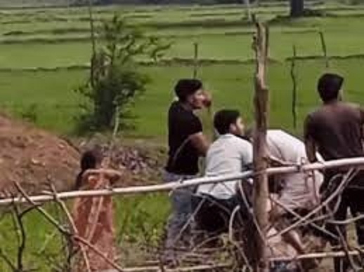 एक ही परिवार के दो पक्षों में खूनी संघर्ष एक ही परिवार के दो पक्षों में खूनी संघर्ष