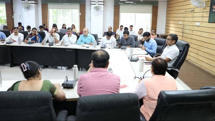 अभियान की तैयारियों की समीक्षा बैठक अभियान की तैयारियों की समीक्षा बैठक