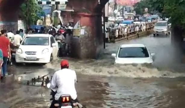भगत सिंह चौक पर जल भराव भगत सिंह चौक पर जल भराव
