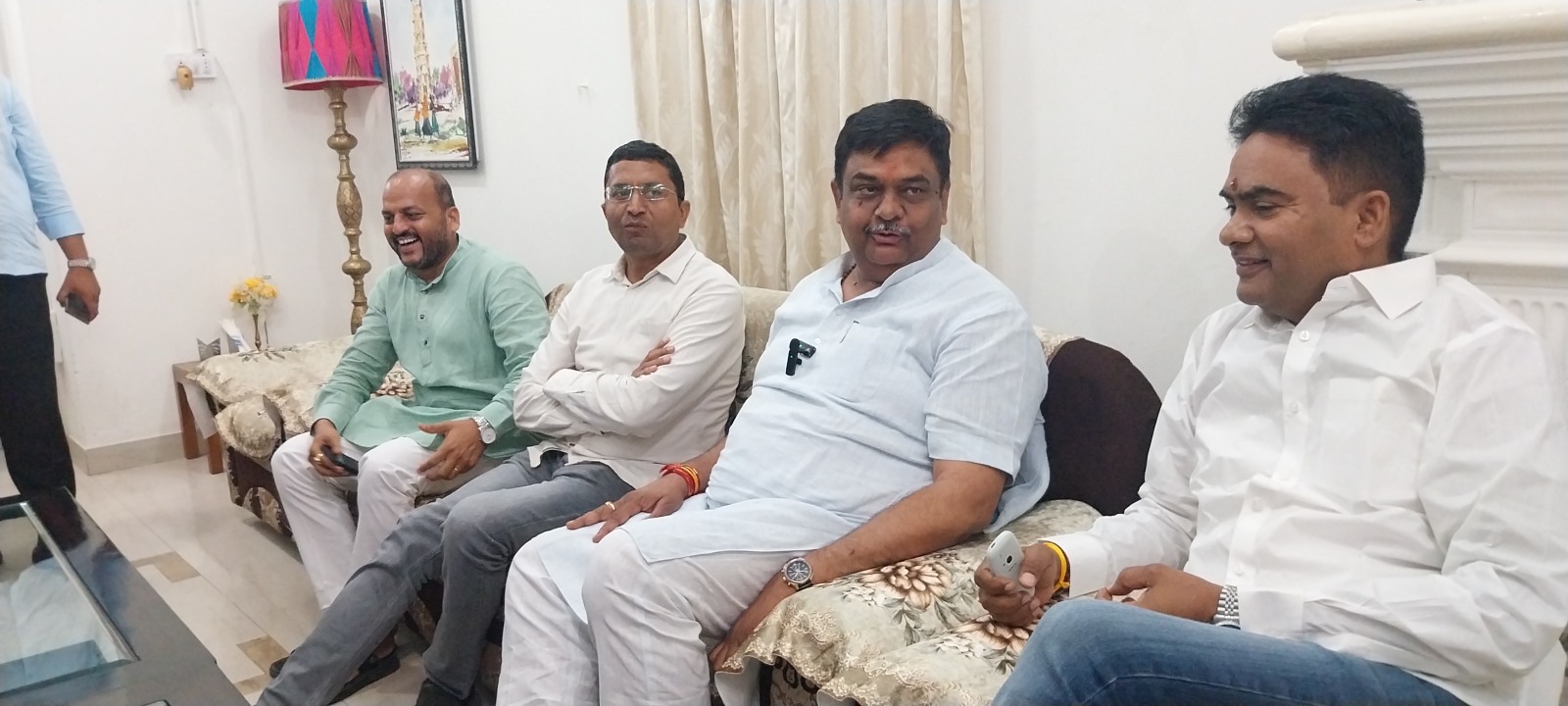 चित्तौड़गढ़ के सर्किट हाउस में पहुंचे प्रदेश के वन एवं पर्यावरण मंत्री संजय शर्मा।