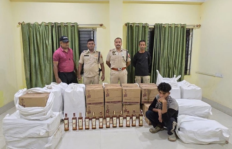 असमः कछार जिला मुख्यालय शहर सिलचर में जब्त भारी मात्रा में अंग्रेजी शराब एवं गिरफ्तार ट्रक ड्राइवर असमः कछार जिला मुख्यालय शहर सिलचर में जब्त भारी मात्रा में अंग्रेजी शराब एवं गिरफ्तार ट्रक ड्राइवर